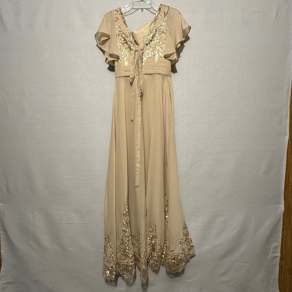Champagne Sequin A-Line Gown - size 6 - Picture 3 of 9